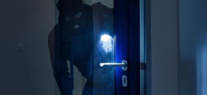 schluesseldienst-berlin-potsdam-einbruchschutz-einbrecher schluesseldienst-berlin-potsdam-einbruchschutz-einbrecher